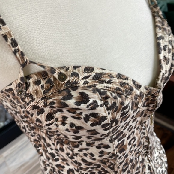 Guess Leopard print top. Stretch. Size L - Picture 5 of 8